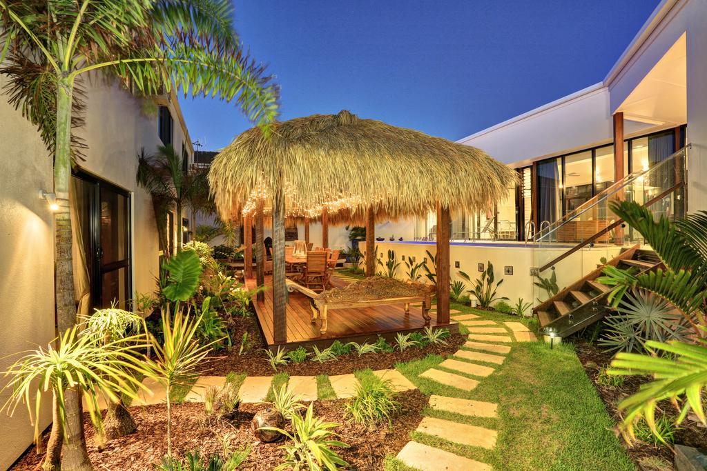 Zen Beach Retreat Hotell Bargara Exteriör bild