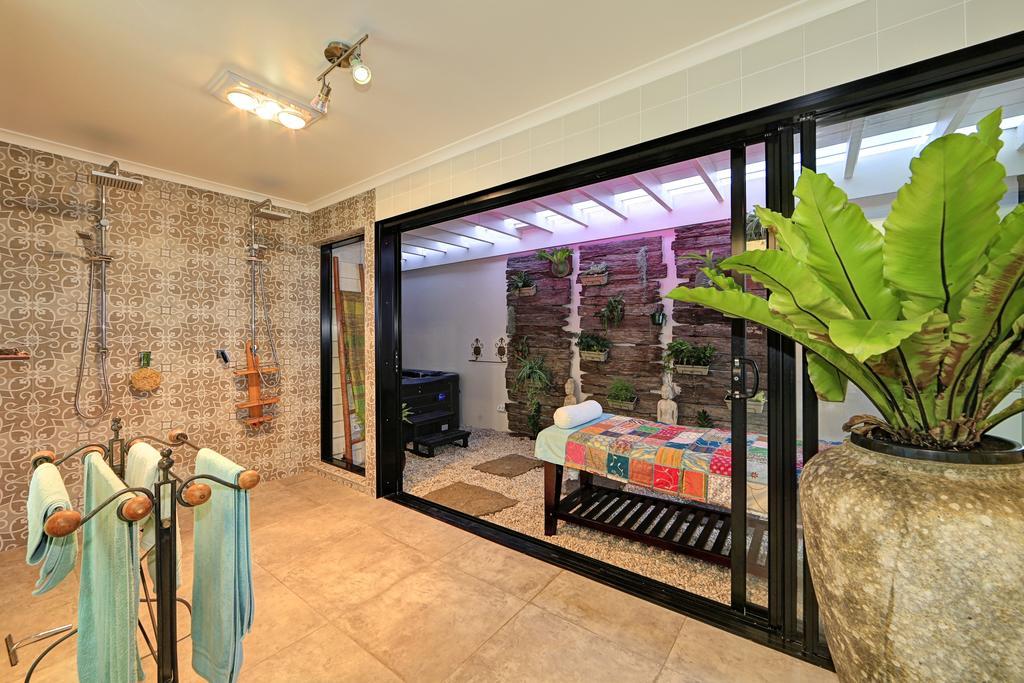 Zen Beach Retreat Hotell Bargara Exteriör bild